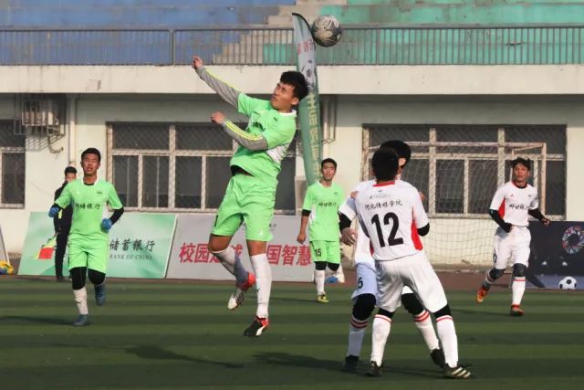 库里23分詹姆斯33+7+11浓眉缺阵 勇士大胜湖人