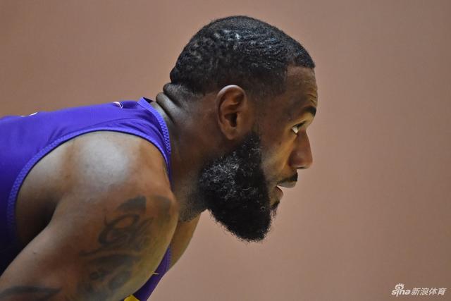 阿伦25+20骑士负热火 步行者大胜送活塞4连败